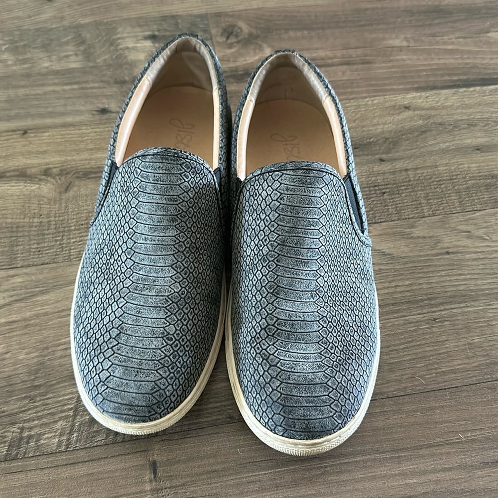 JSlides Shoes size 8.5